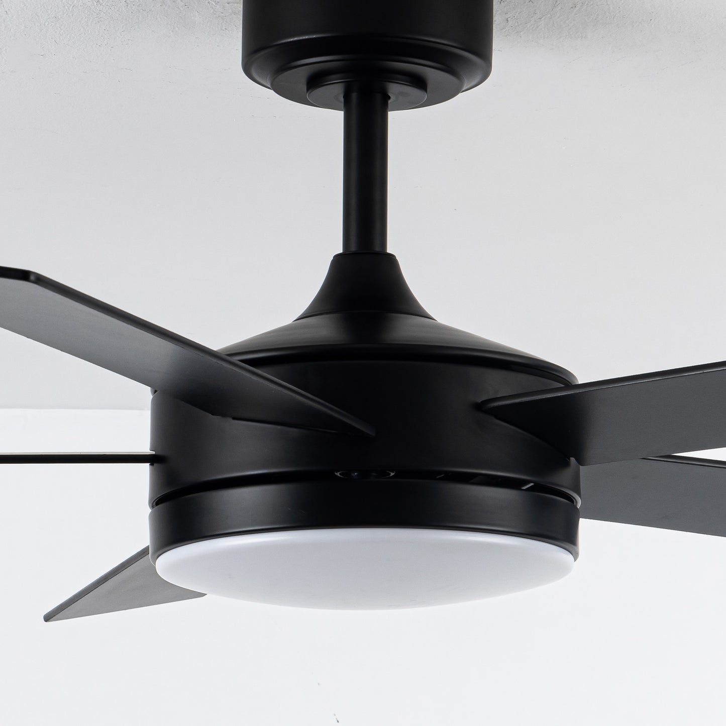 48" Black Ceiling Fan with Lights and Remote Control, 5 Blades Modern Ceiling Fans